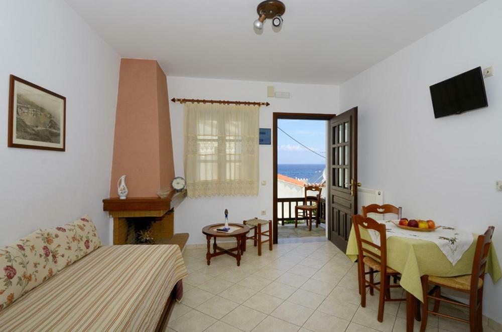 Achinos Apartments And Maisonettes Kokkari Dış mekan fotoğraf